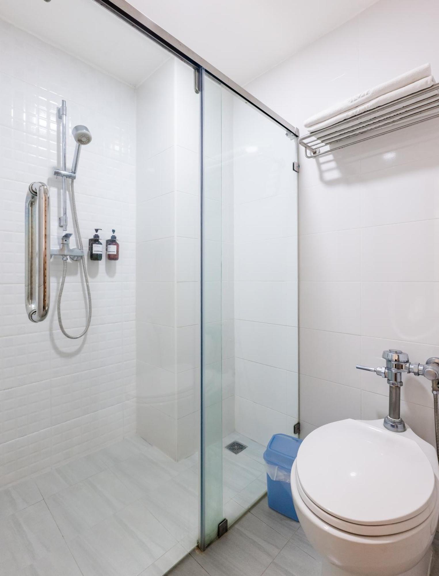 Dhevaraj Hotel Nan Szoba fotó