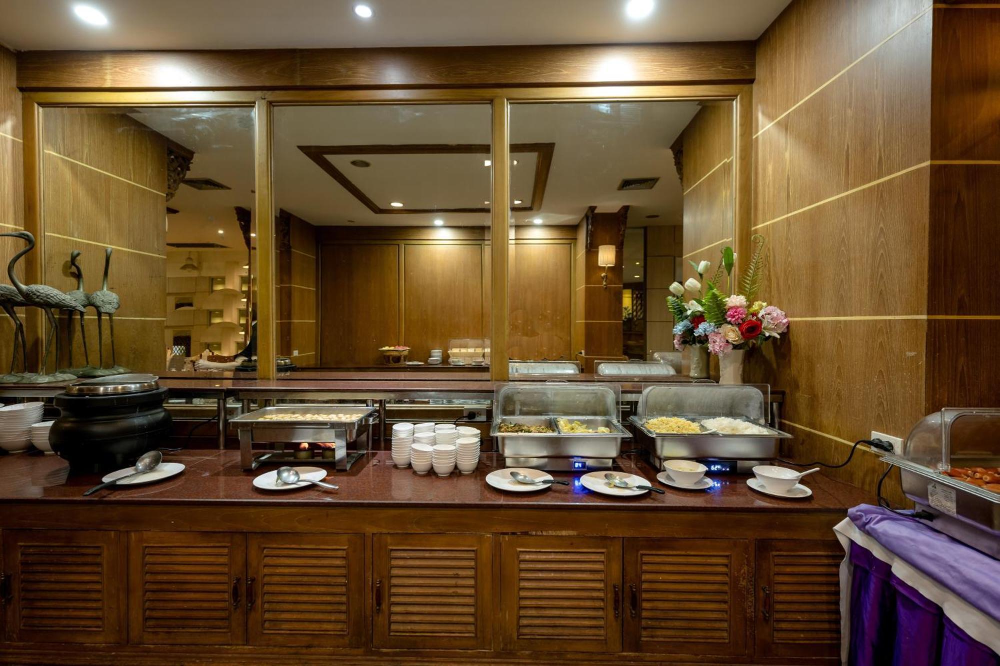 Dhevaraj Hotel Nan Kültér fotó