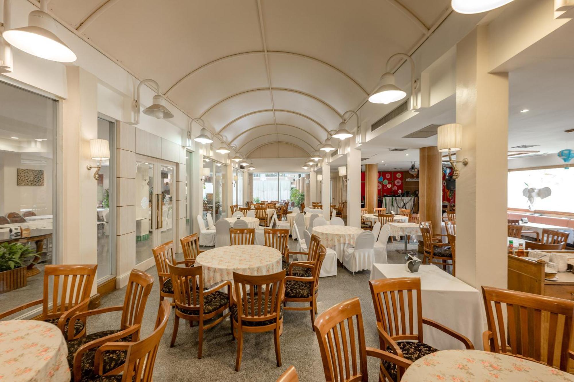 Dhevaraj Hotel Nan Kültér fotó
